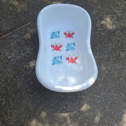 Free-Baby Bathtub