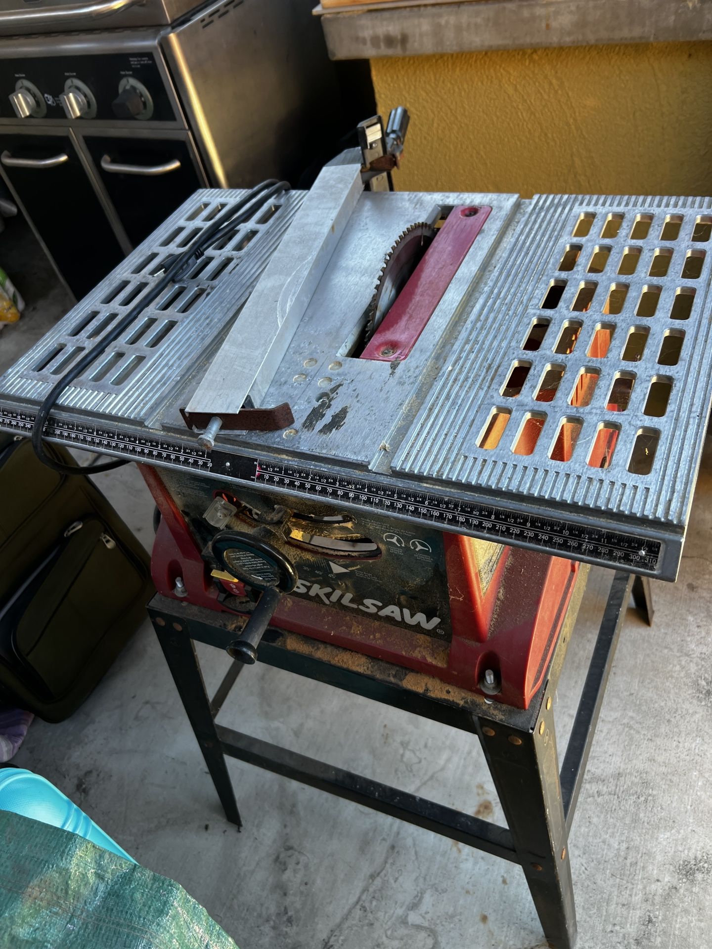Skilsaw Table Saw