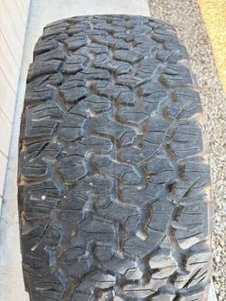 (1) single BF GOODRICH ALL TERRAIN T/A KO2 tire 16" 315/75/16