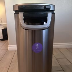 Dog/cat Food Container 