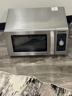 Restaurant microwave