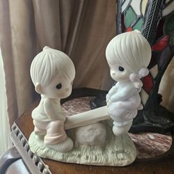 Precious Moments E-1375/A “Love Lifted Me”