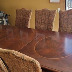 Dining Table And 8 Chairs 