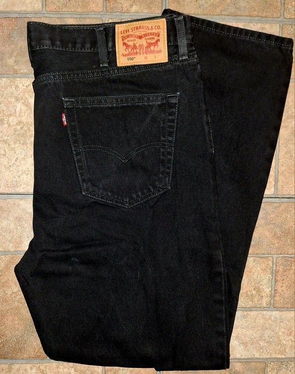 MEN'S LEVI'S/SIZE 42W X 34L