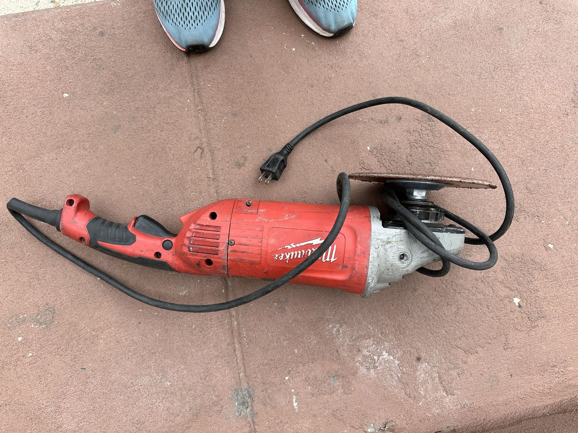 7” Heavy Duty Grinder 15 Amp Motor In Excellent Condition