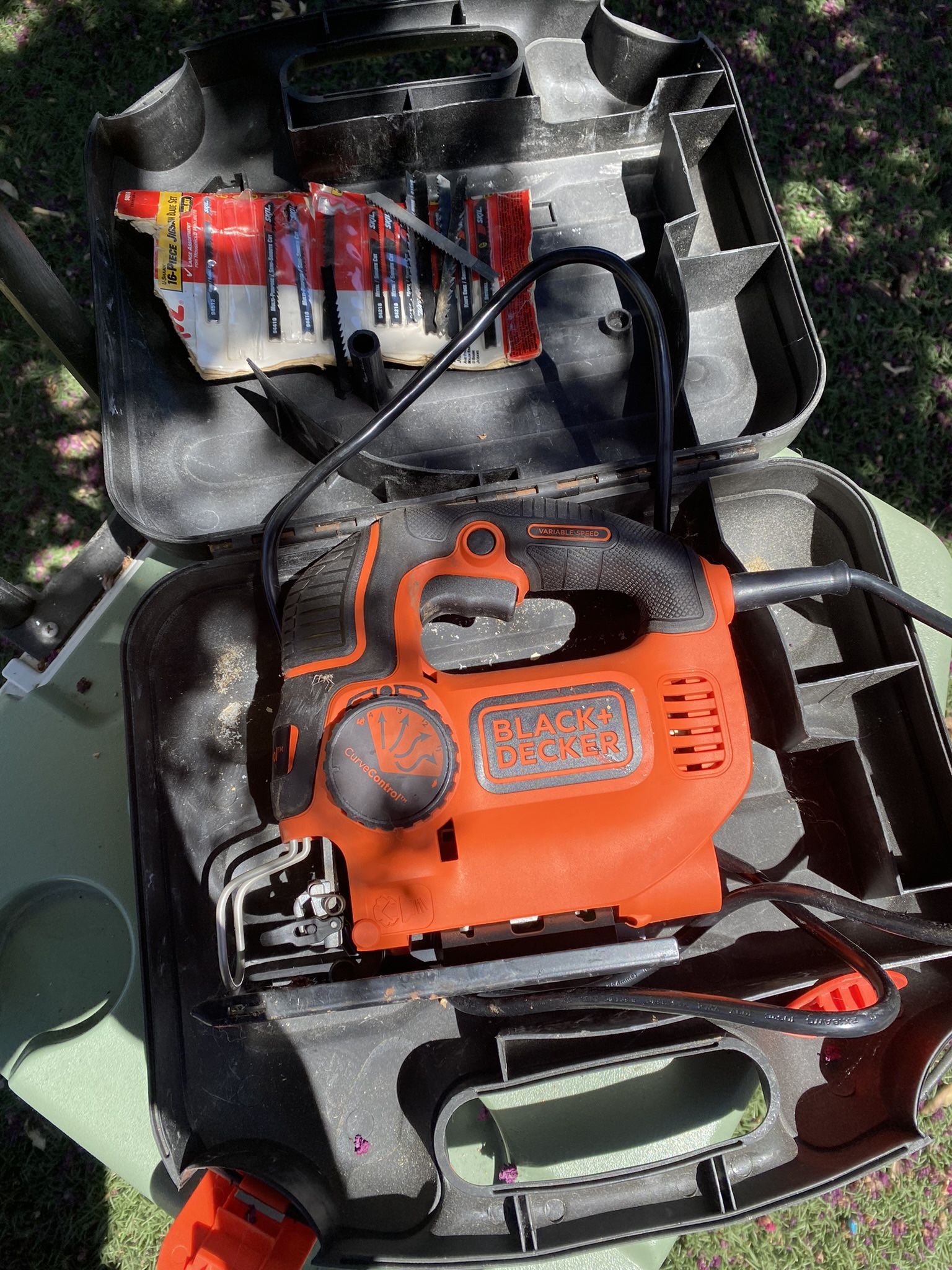 Black And decker Adjustable Speed Jig Saw