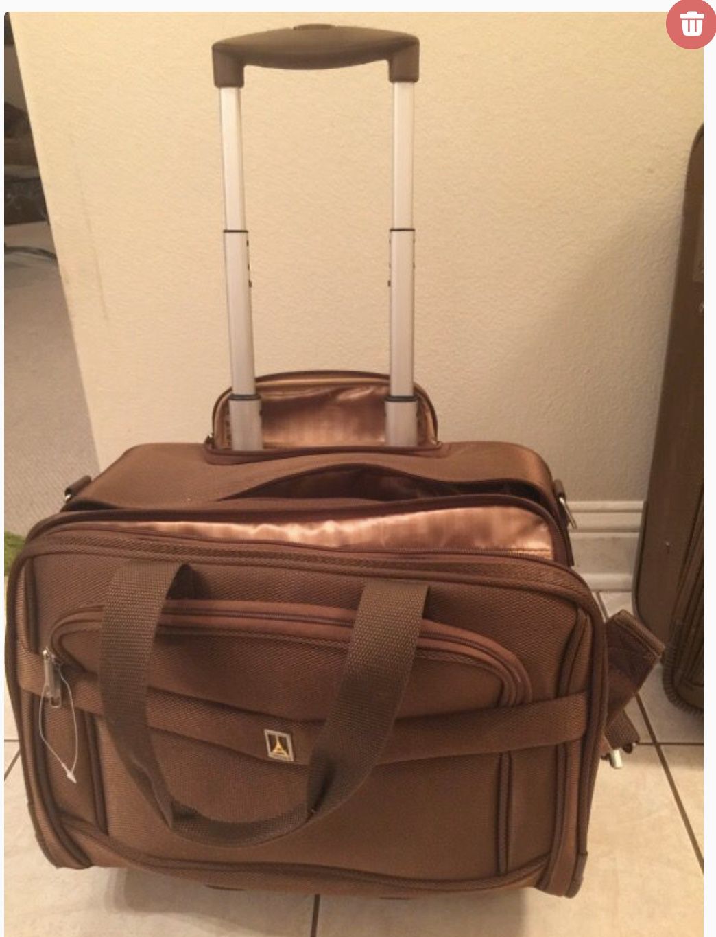 Overnight bag: rolling tote. travelpro