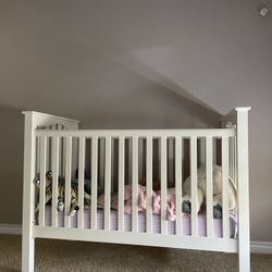 Pottery Barn Kendall Crib 2-1 Convertible with mattress