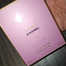 CHANEL
CHANCE EAU TENDRE
Eau de Toilette Spray, 3.4-oz