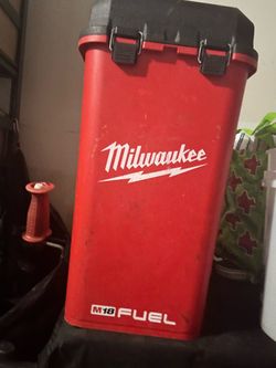 Milwaukee M18 Fuel Drain Snake