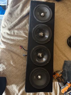 Speaker rack