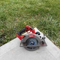 M18 FUEL 18V Lithium-Ion Brushless Cordless 7-1/4 in. Circular Saw (Tool-Only)