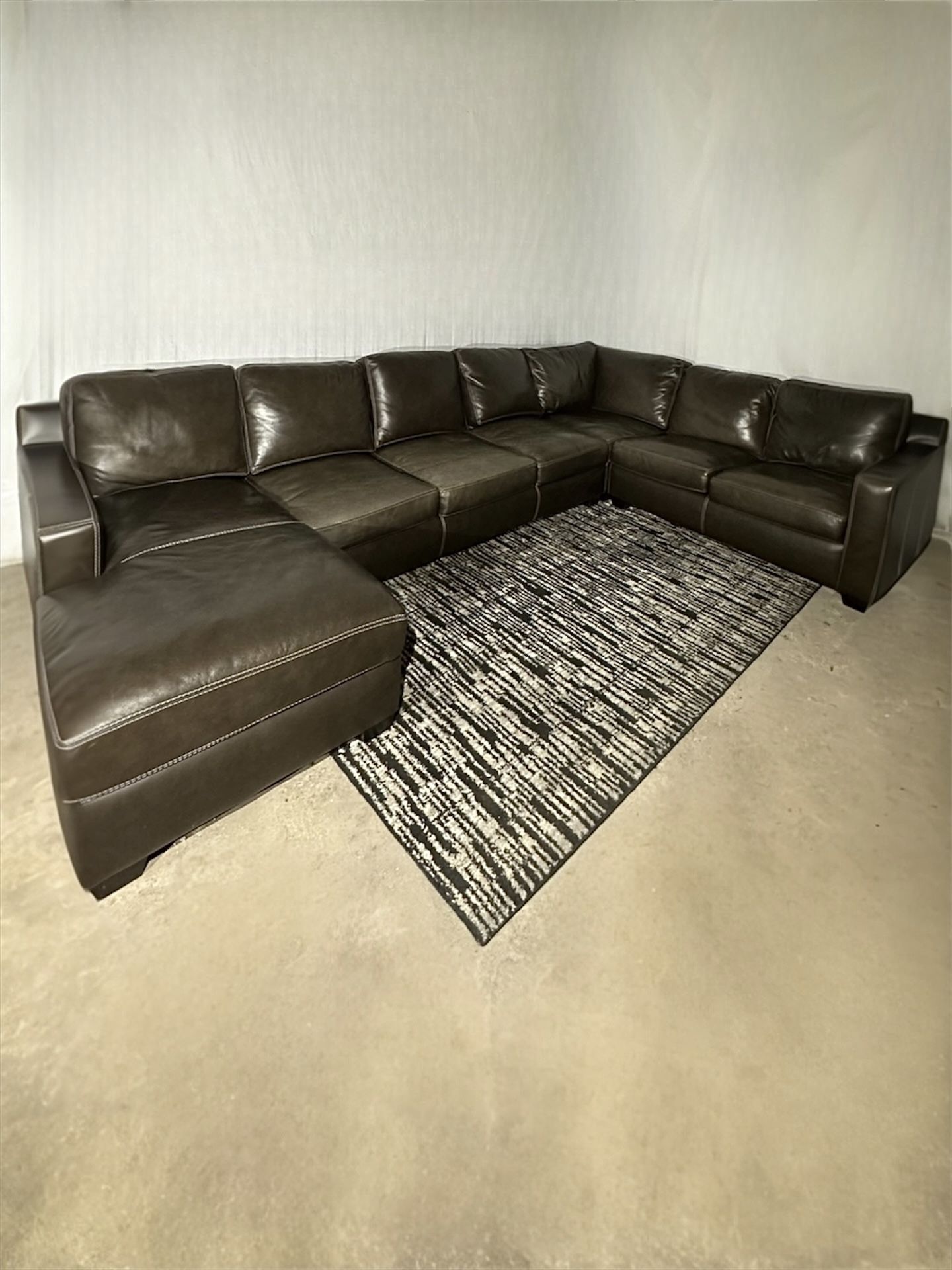 FREE DELIVERY (Italian Leather Pullout Sectional)