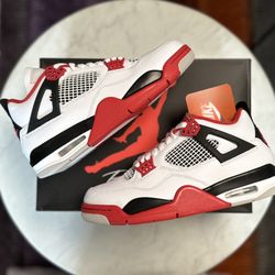 Jordan 4 Retro Fire Red (2020) Size 8.5 DS Brand New!