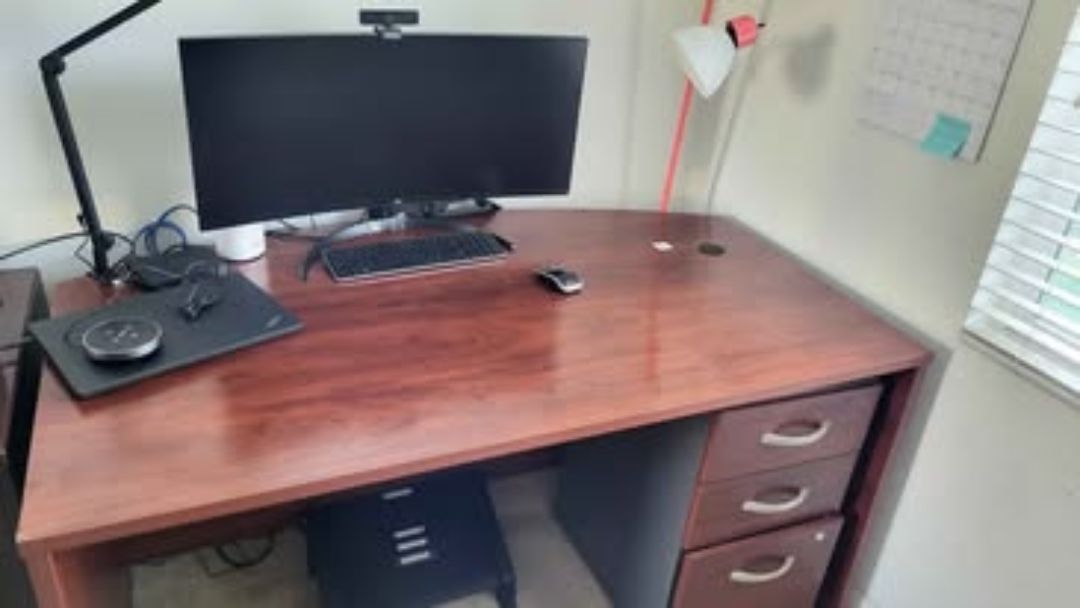 Office Desk! β
Large Cherry Wood Desk with Drawers - Flexible Setup! Furniture β¨