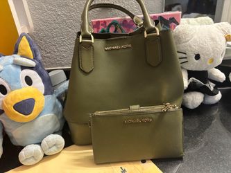 Micheal Kors purse