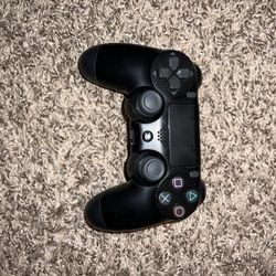 PlayStation 4 Dual Shock 4 Controller 