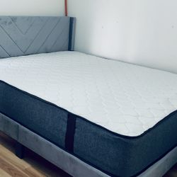 Set Queen size Bed Frame+Mattress 9”Thick brand new in box Delivery 🚚 Available