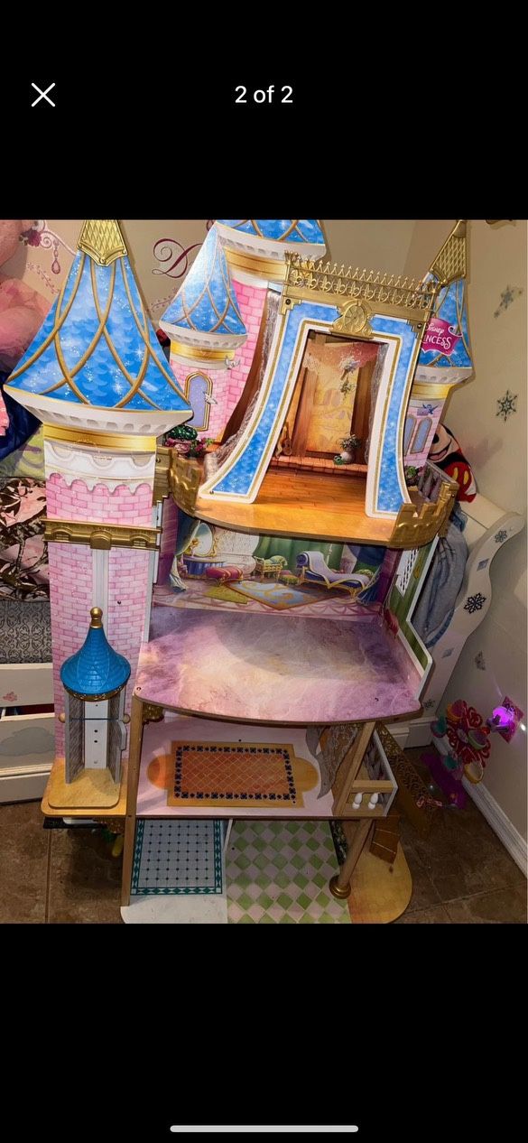 Disney Girls Doll House Castle