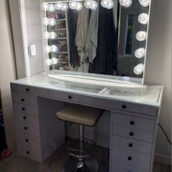 Impression Vanity Hollywood Mirror  Set