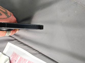 iPhone 16 - 100% Fully Functioning – Cracked Screen/Body