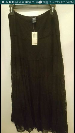 BRAND NEW SKIRT
