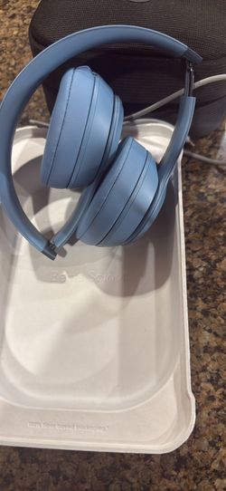 beats solo 4 almost new with warranty