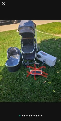 UPPAbaby Vista Stroller, Bassinet, Rumble Seat, And Travel Bag.