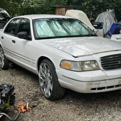 1999 Ford Crown Victoria