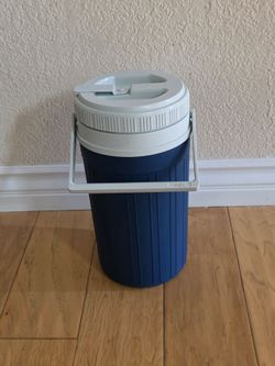 One Gallon Size Igloo Explorer Thermos. Good Condition.