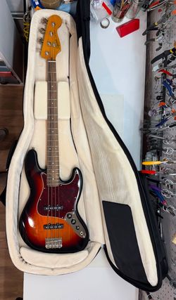 Squier Jazz Bass package in brand-new / never-used condition. Everything was purchased new from Sam Ash and has never been used.