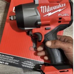 M18 FUEL Brushless Cordless 1/2 in. Impact Wrench 