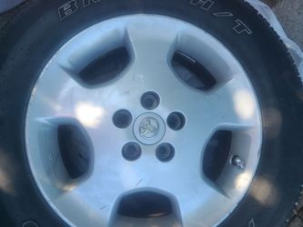 Full set of Toyota highlander tire and rim