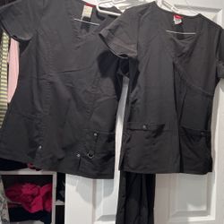 Dickies Women’s Scrubs 2 Tops & 1 Pant Sm
