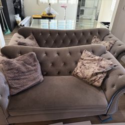 1 set of Sofa, big and small sizes.