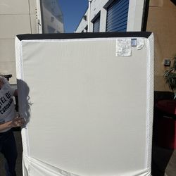 QUEEN FOAM MATTRESS!!