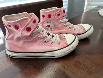 Girl converse