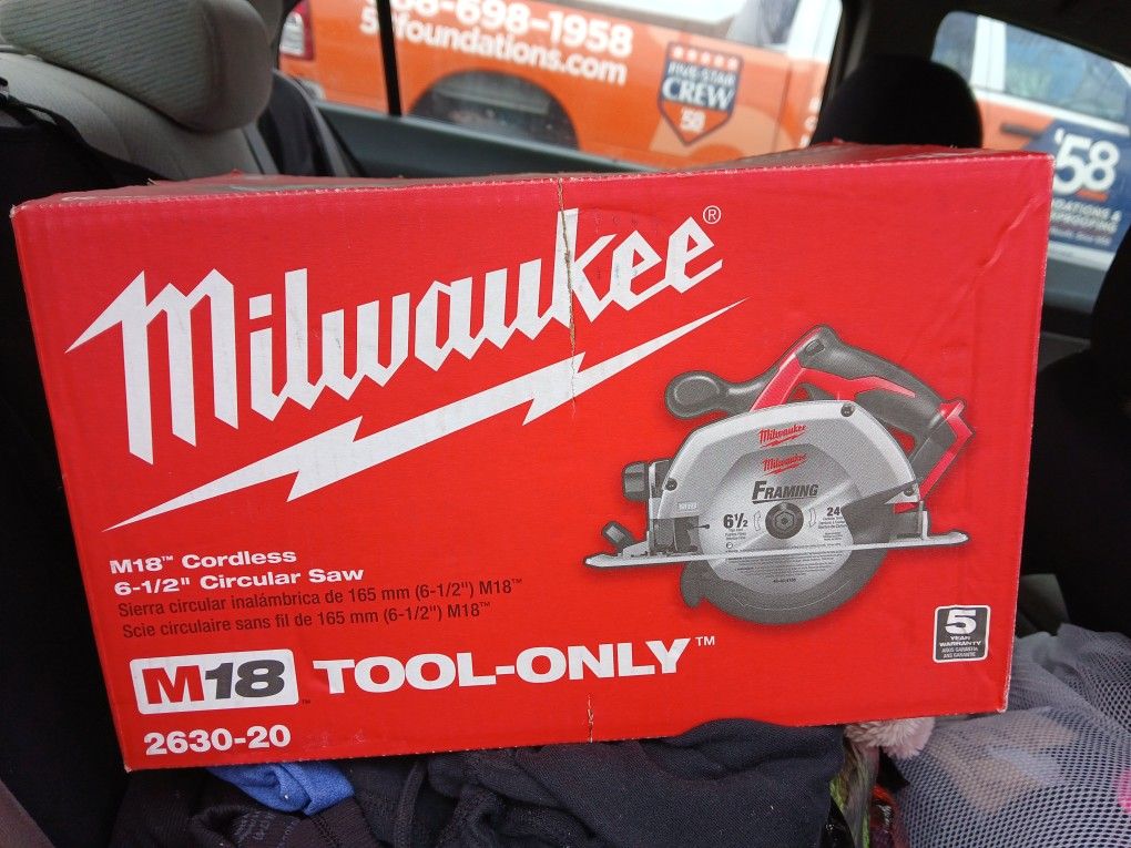 Milwaukee M18 Circular Saw & Battery/Charger