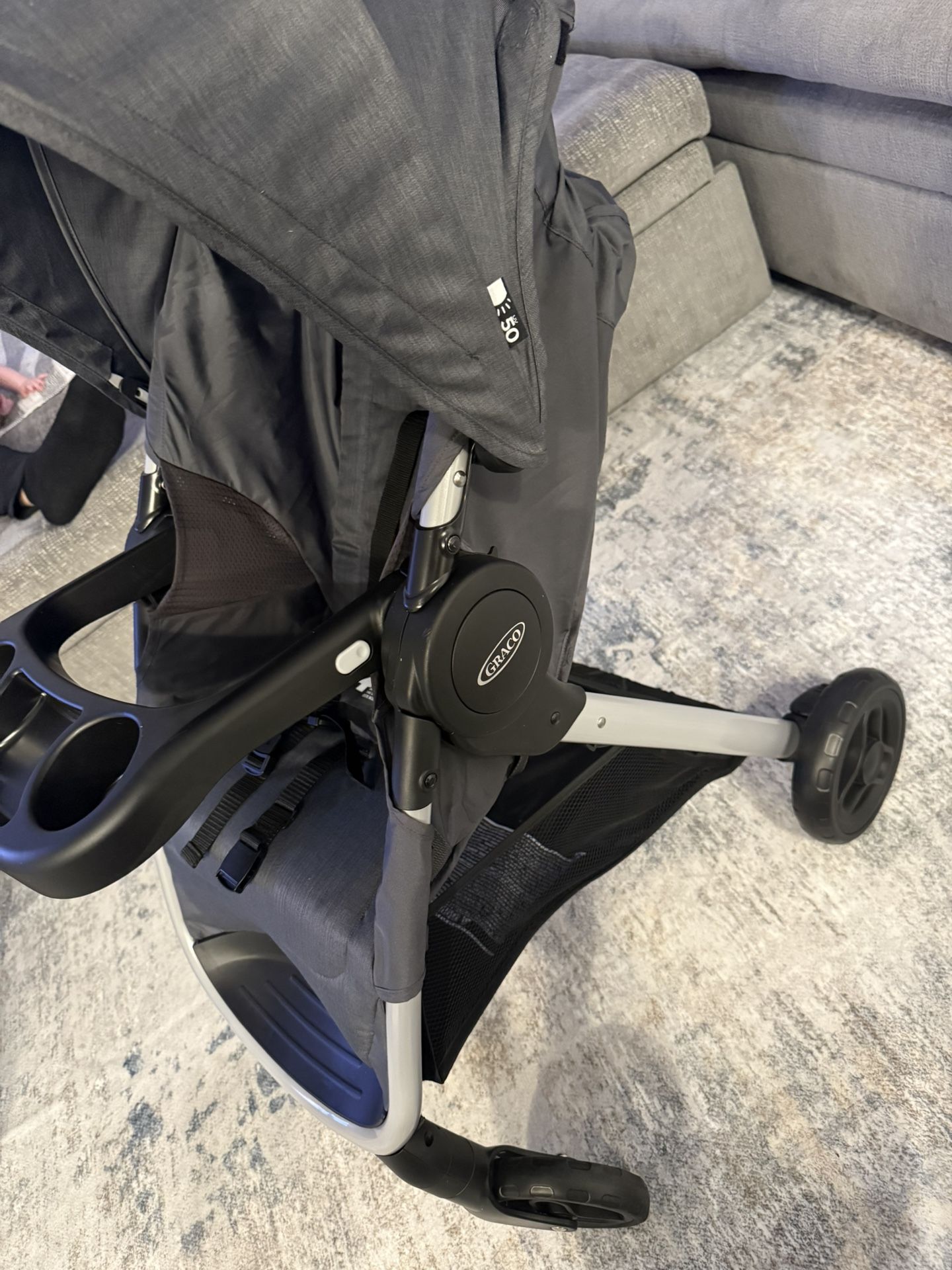 1 baby stroller 2 car seats with base