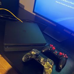 PS4 Slim 1TB + 2 Controllers