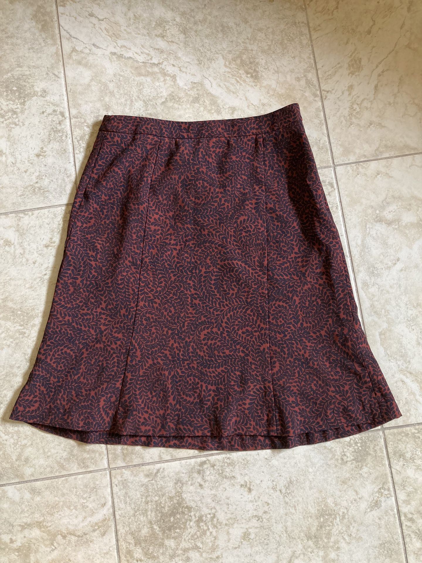Like New LOFT Women Skirt Size 2
