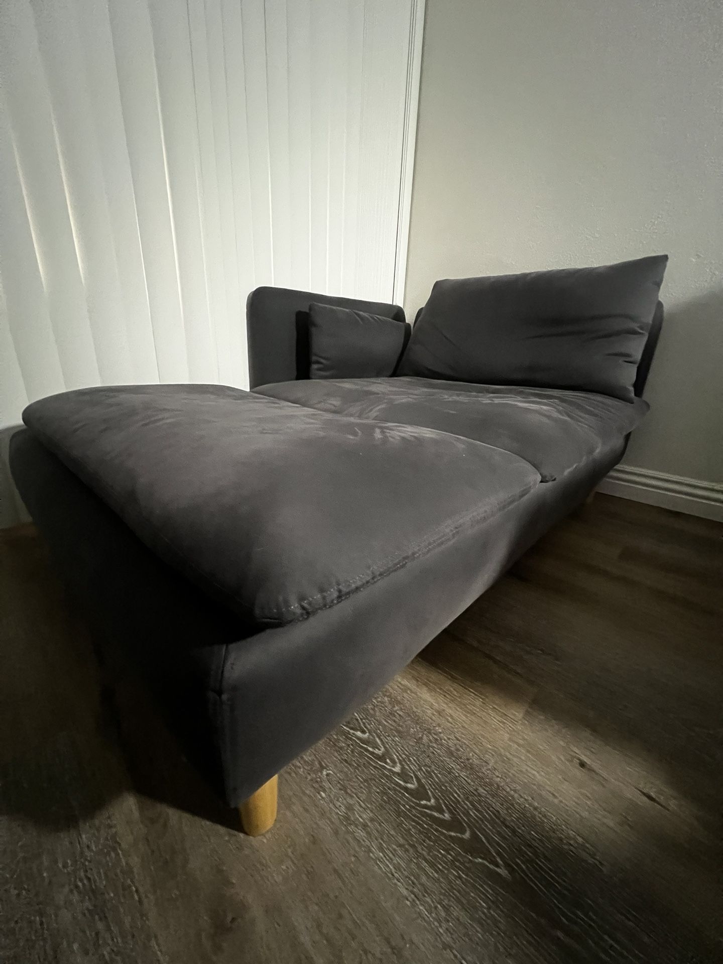 Beautiful Chaise Sofa In Great Condition 