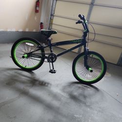 Avigo Freestyle 20" FADE BMX Bike