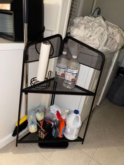 Corner shelf