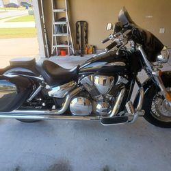 2025 Honda 1300 VTX Motorcycle 