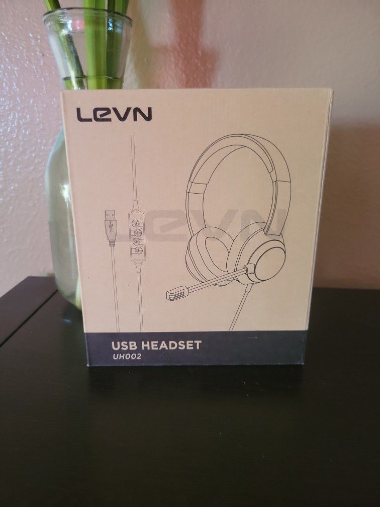 Brand new USB Headset w/ Mic!