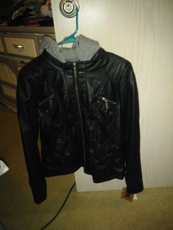 Brand new with tags. cute leather jacket. 40$ paid 85 for it.