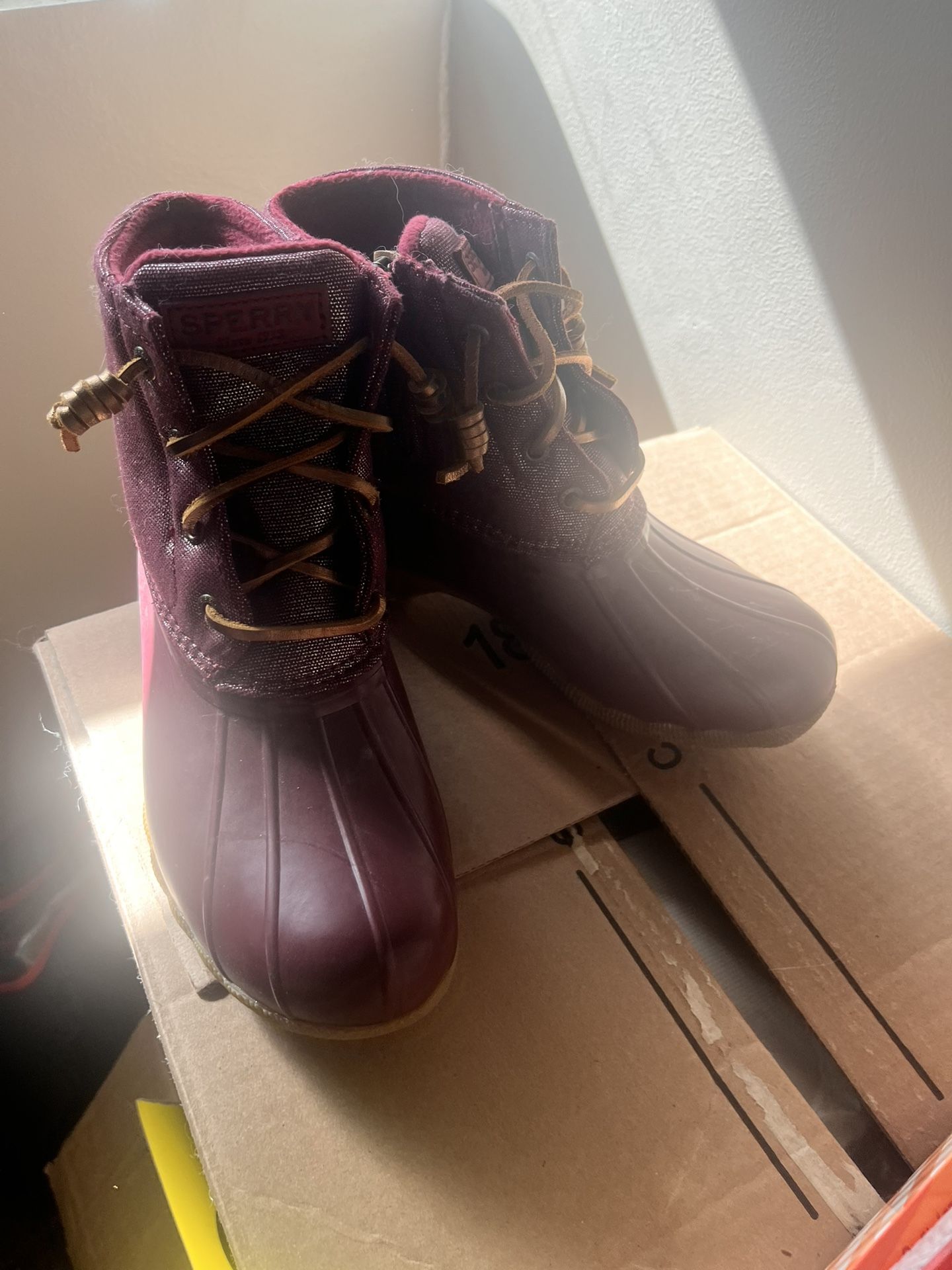 Sperry Women’s Boots Size 6 ✨New✨