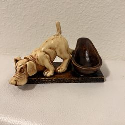 For sale is a rare vintage Comoy's of London pipe holder, made in Italy, the pipe holder features a finely detailed sniffing/hunting dog that appears 