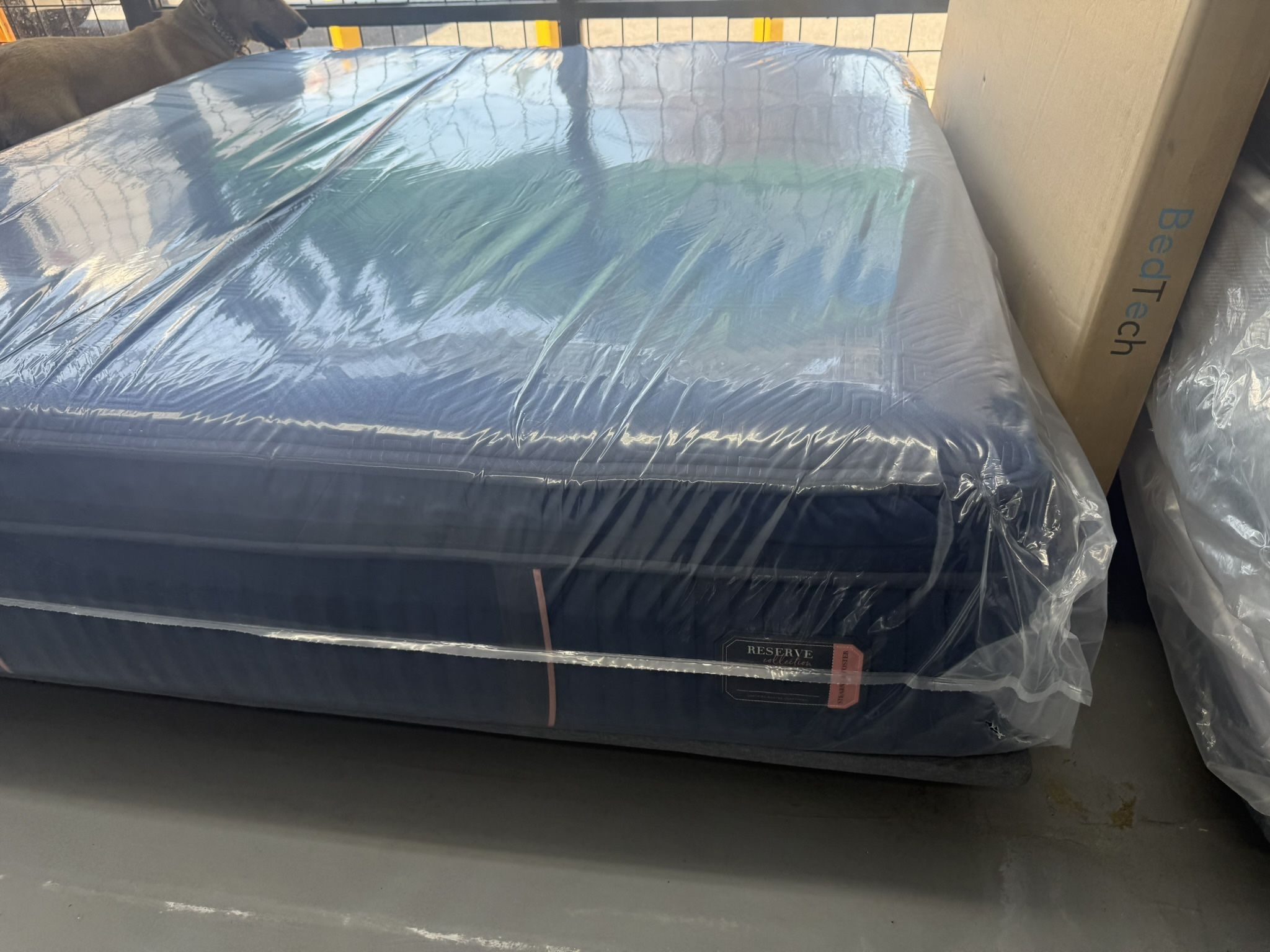 KING SIZE STEARNS & FOSTER RESERVE (FIRM) EURO PILLOW TOP MATTRESS & BOX SPRINGS BED SET